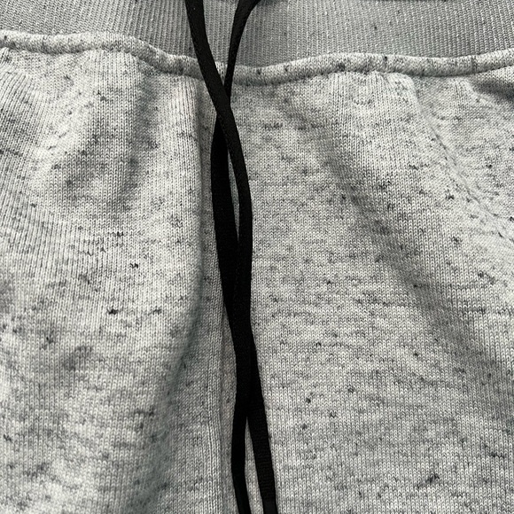 Gymshark Gray Quilted Sweatpants - Picture 4 of 15